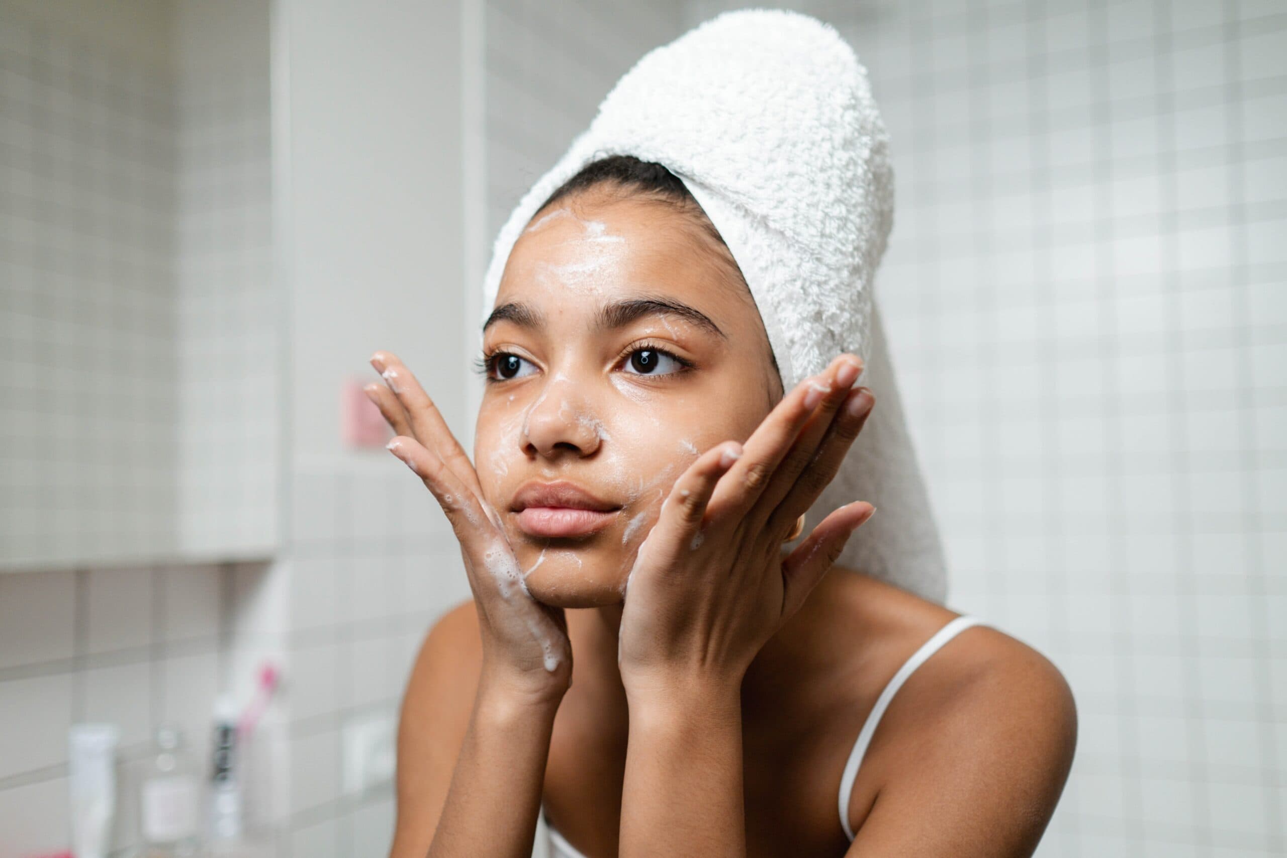Washing face -LYF Cosmetics